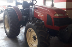 Vende-se 01Trator  Yanmar 1175/2013 4X4 Agrícola. Tel/Zap.: 34-3822-5500 – Roberto – Patos de Minas – MG. iamaqvendas@ya