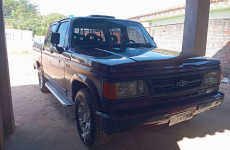 Vende-se D20 ano 89
Motor Perkins, aspirada 
Valor 75mil
80 mil na troca por gado. Está no ceará. Tel;88-99906-4272 - Jardel Alencar.
