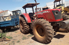 Vende-se 01 Massey Ferguson 4292/2012 Extra.Tel.: 34-3822-5989 – MULTSOLDAS – Patos de Minas – MG.