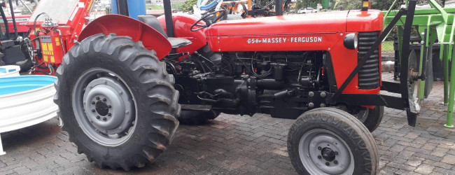 Vende-se 01 Massey Ferfguson 65X. IAMAQ TRATORES – Patos de Minas – MG. Tel.: 34-3822-5500. iamaqvendas@yahoo.com.br