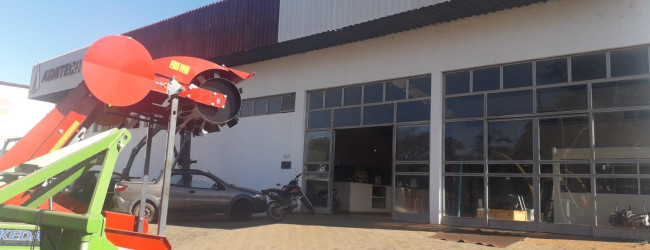 Serviços de Assistência Técnica em Tratores Yanmar e outras marcas, e em Implementos Agrícolas em geral. IAMAQ TRATORES – Patos de Minas – MG. Tel.: 34-3822-5500. iamaqvendas@yahoo.com.br