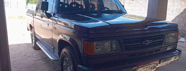 Vende-se D20 ano 89
Motor Perkins, aspirada 
Valor 75mil
80 mil na troca por gado. Está no ceará. Tel;88-99906-4272 - Jardel Alencar.